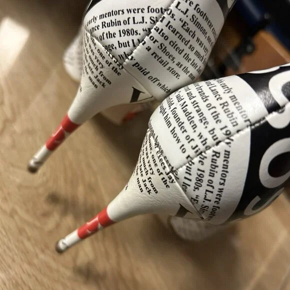 Steve Madden Vala Pumps Heels Newspaper Print Statement Glam Edgy Chic - Picture 6 of 8